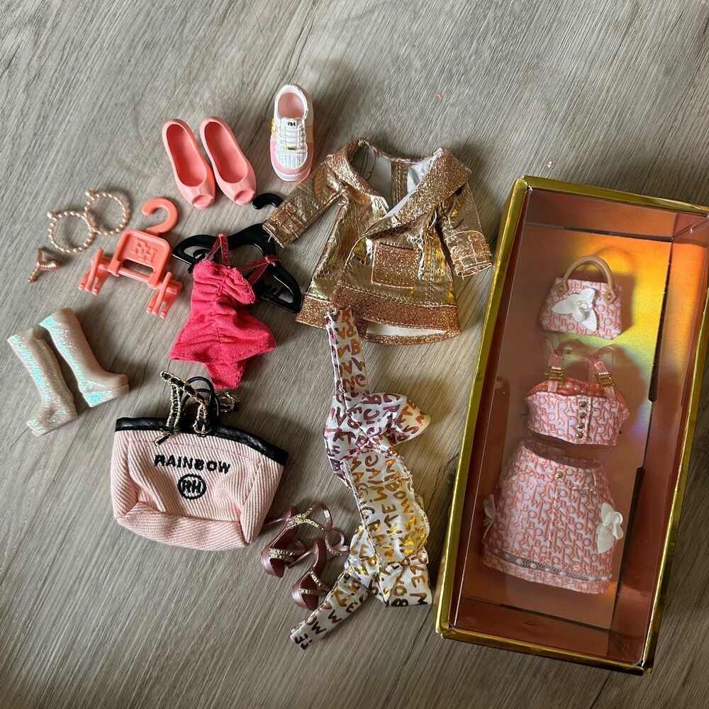 Rainbow High Peach Coral Salmon Rose Gold Clothing & Accessories